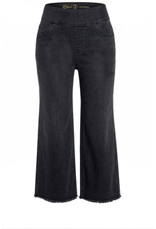 Wide Leg Capri - Month